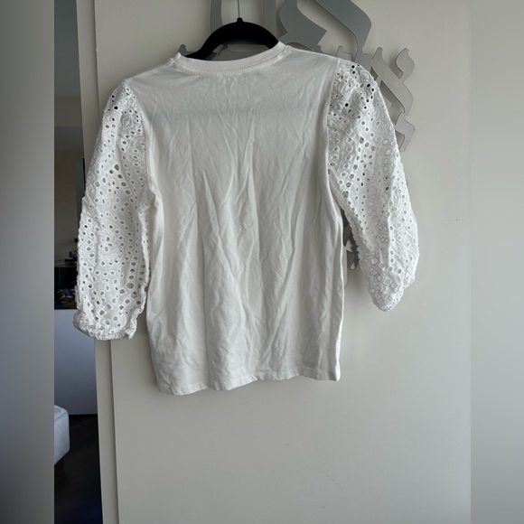 Reitmans top with eyelet sleeve in navy and white - Picture 2 of 6
